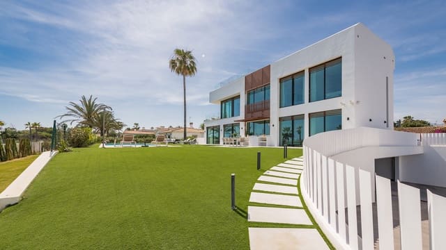 5 makuuhuone Huvila myytävänä paikassa Estepona mukana uima-altaan 
autotalli - 5 995 000 € (Ref: 8624896)