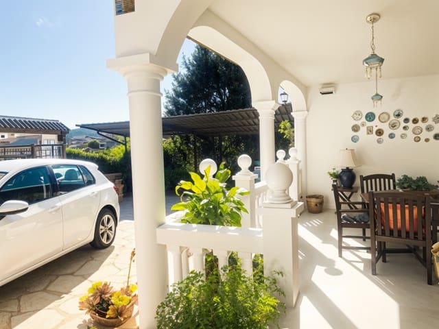 6 bedroom Finca/Country House for sale in Estepona with pool garage - € 850,000 (Ref: 8630324)