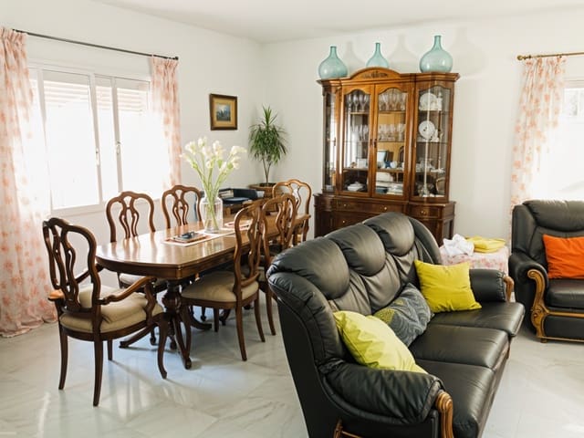 6 bedroom Finca/Country House for sale in Estepona with pool garage - € 850,000 (Ref: 8630324)