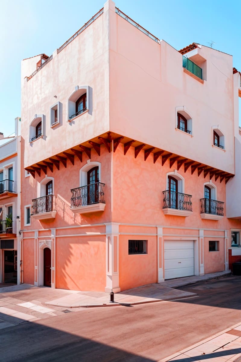 7 bedroom Townhouse for sale in Estepona with pool garage - € 1,700,000 (Ref: 8634375)