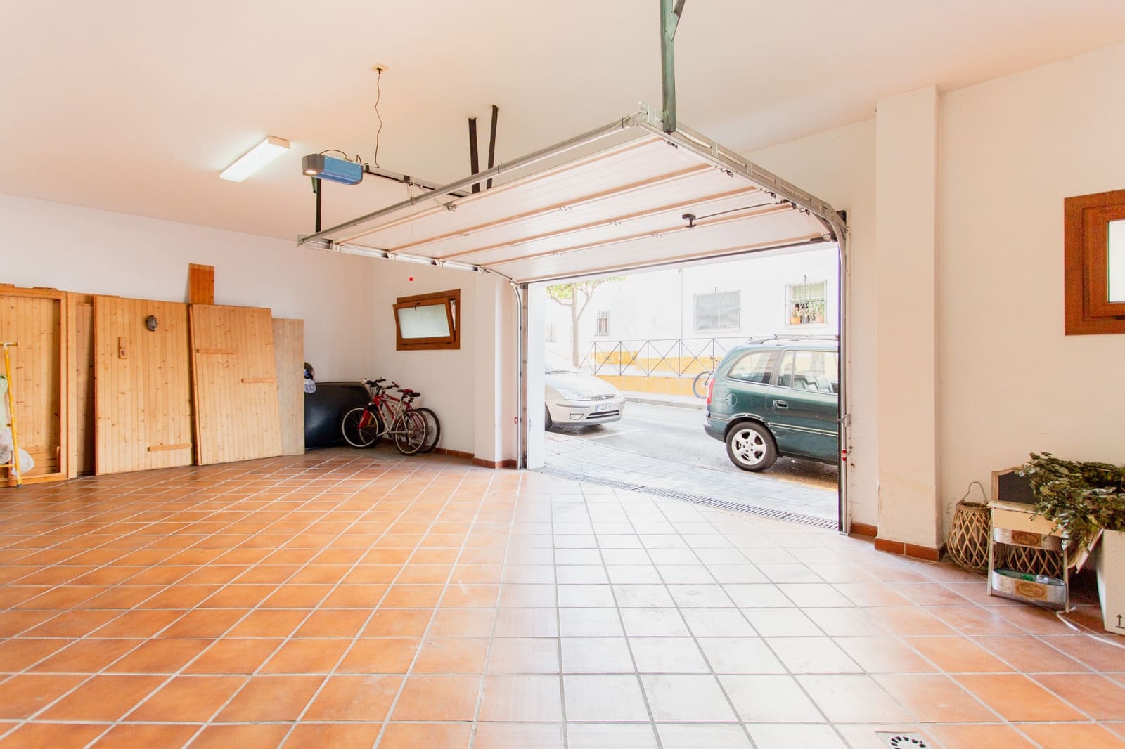 7 bedroom Townhouse for sale in Estepona with pool garage - € 1,700,000 (Ref: 8634375)
