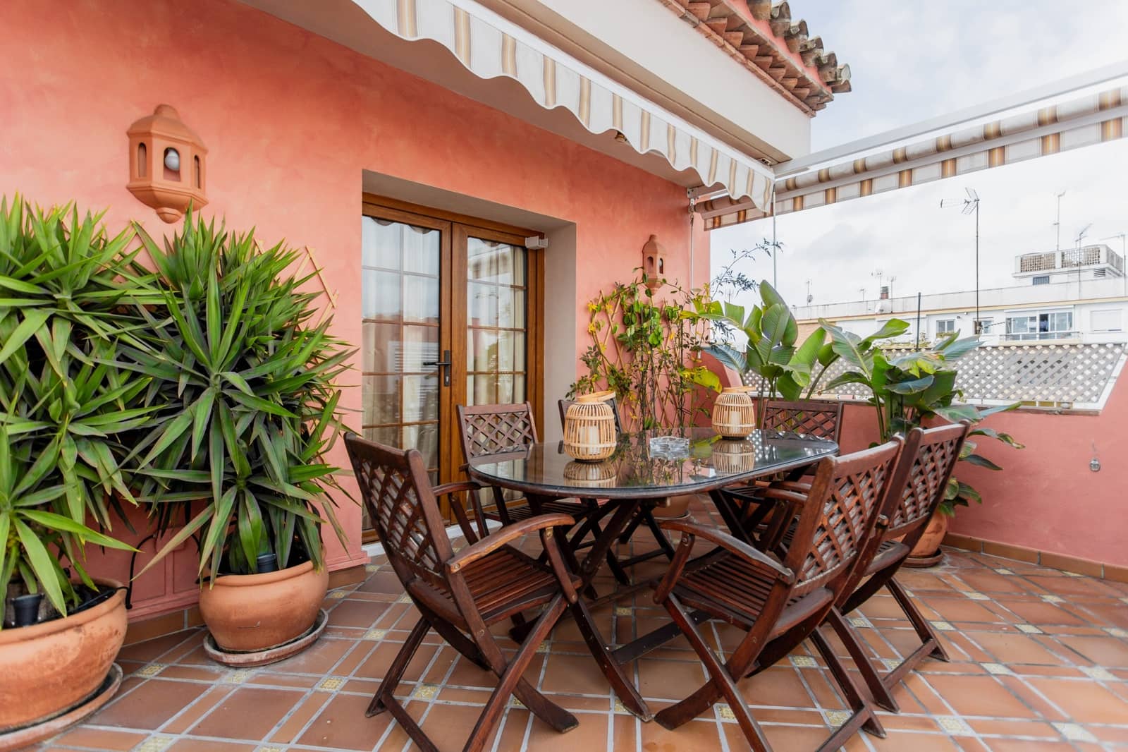 7 bedroom Townhouse for sale in Estepona with pool garage - € 1,700,000 (Ref: 8634375)