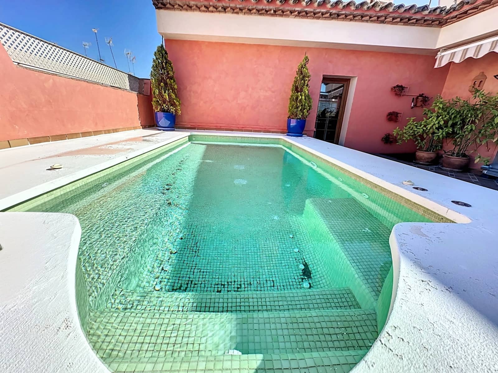 7 bedroom Townhouse for sale in Estepona with pool garage - € 1,700,000 (Ref: 8634375)