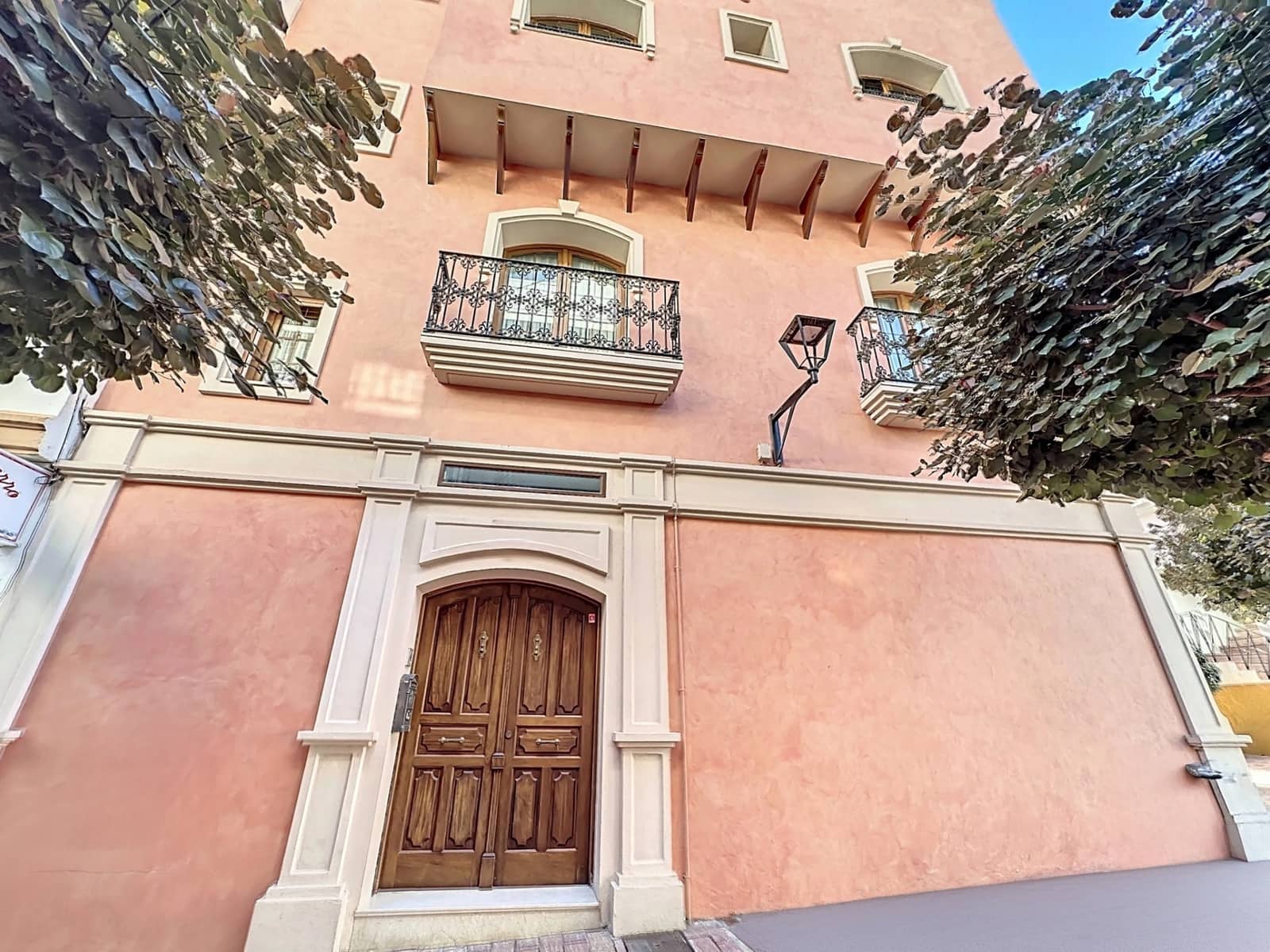 7 bedroom Townhouse for sale in Estepona with pool garage - € 1,700,000 (Ref: 8634375)