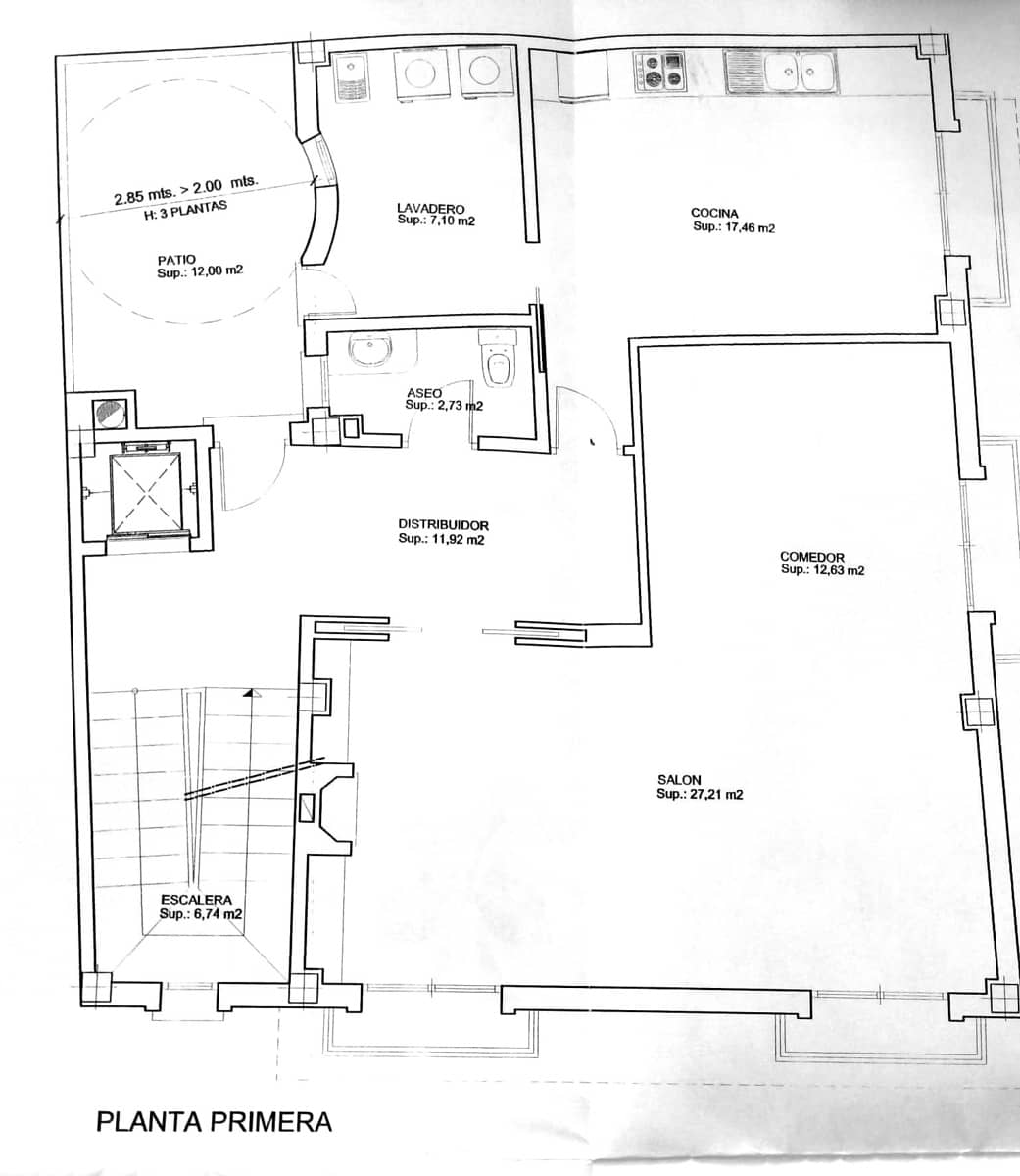 7 bedroom Townhouse for sale in Estepona with pool garage - € 1,700,000 (Ref: 8634375)