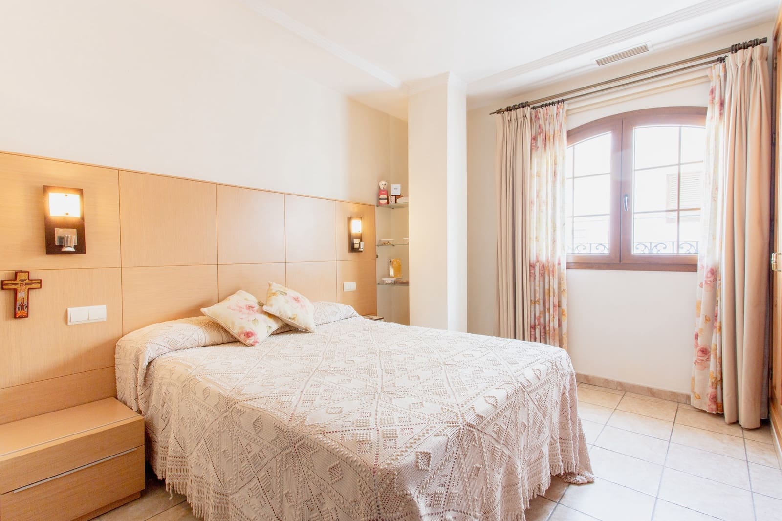 7 bedroom Townhouse for sale in Estepona with pool garage - € 1,700,000 (Ref: 8634375)