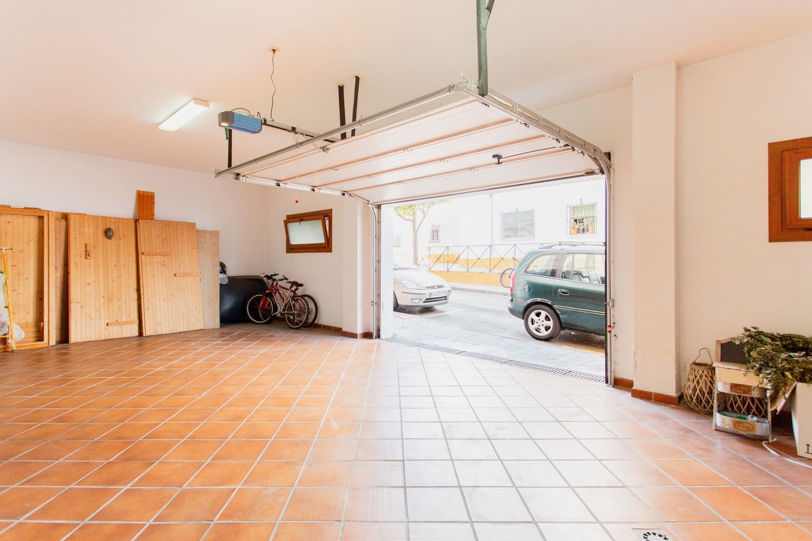 7 bedroom Townhouse for sale in Estepona with pool garage - € 1,700,000 (Ref: 8634375)