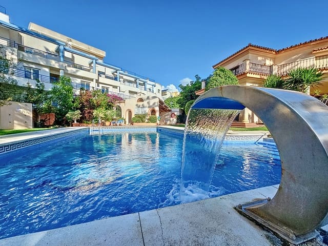 5 sovrum Hus till salu i Puerto de Estepona, Estepona med pool garage - 895 000 € (Ref: 8636997)