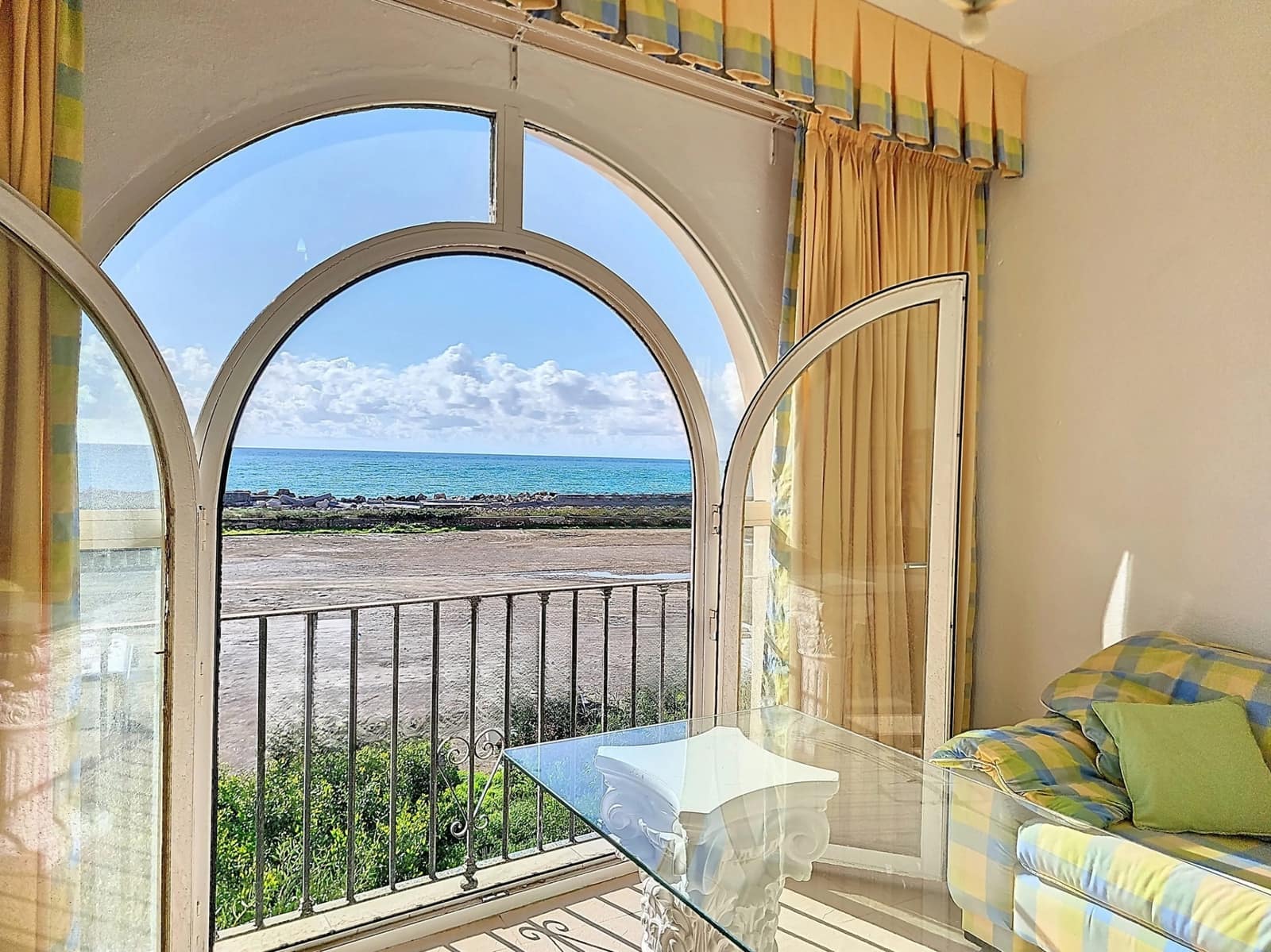 5 bedroom Townhouse for sale in Estepona with pool garage - € 895,000 (Ref: 8636997)