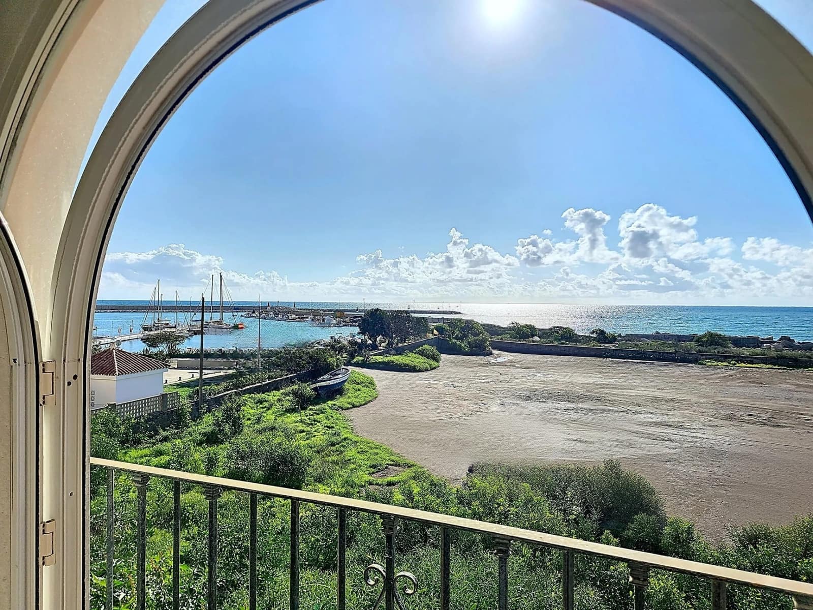 5 bedroom Townhouse for sale in Estepona with pool garage - € 895,000 (Ref: 8636997)