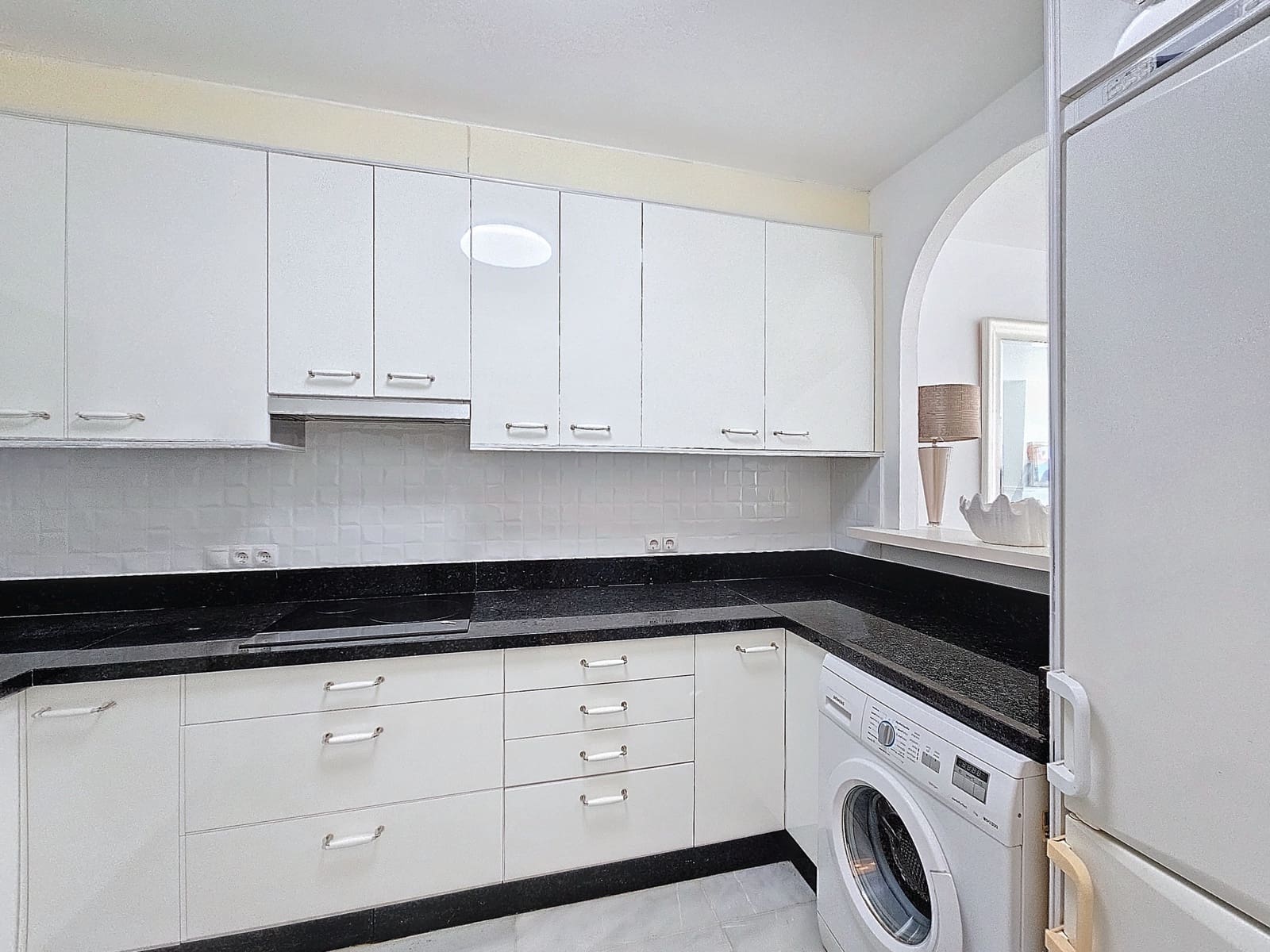 5 bedroom Townhouse for sale in Estepona with pool garage - € 895,000 (Ref: 8636997)