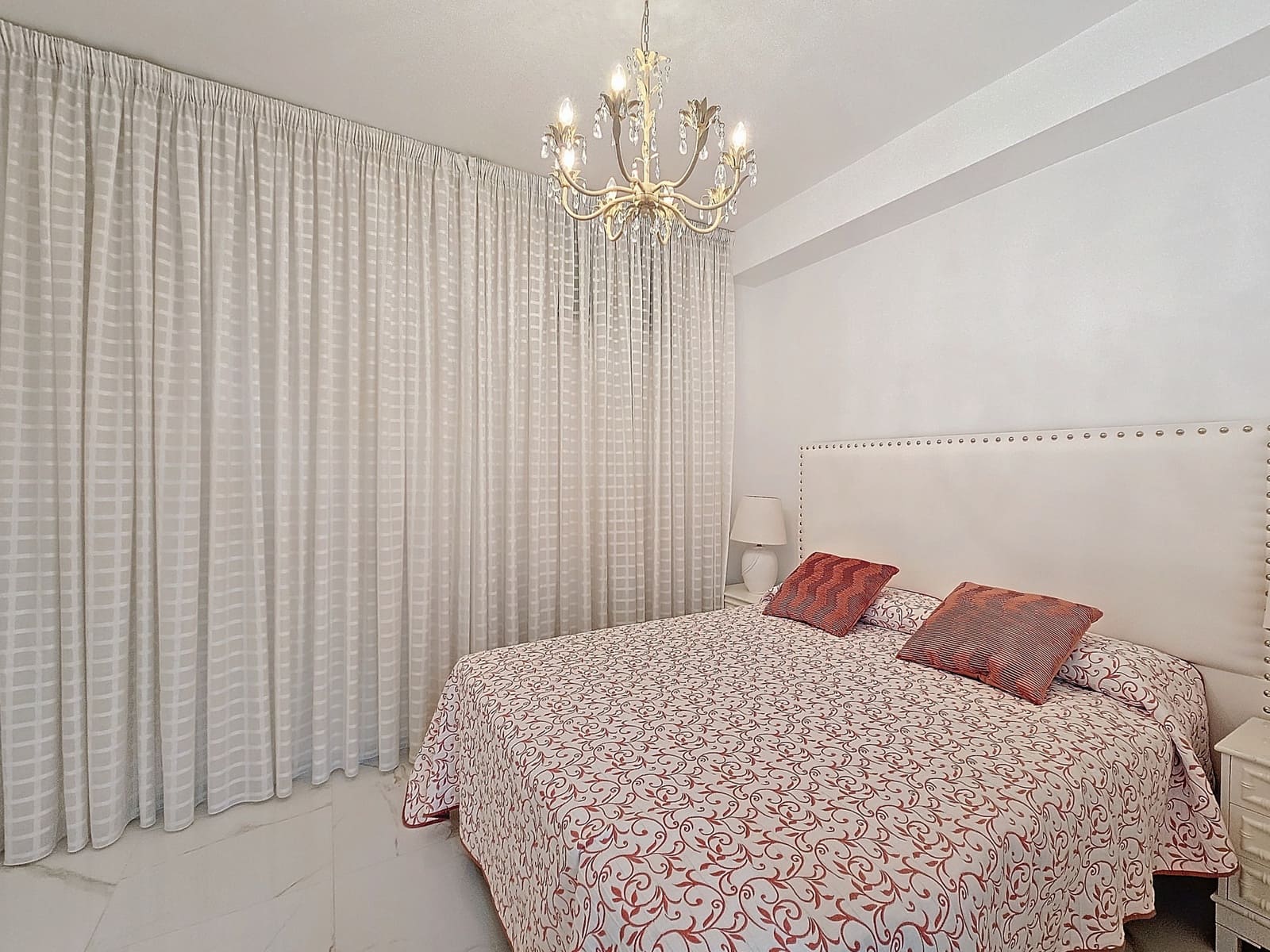 5 bedroom Townhouse for sale in Estepona with pool garage - € 895,000 (Ref: 8636997)