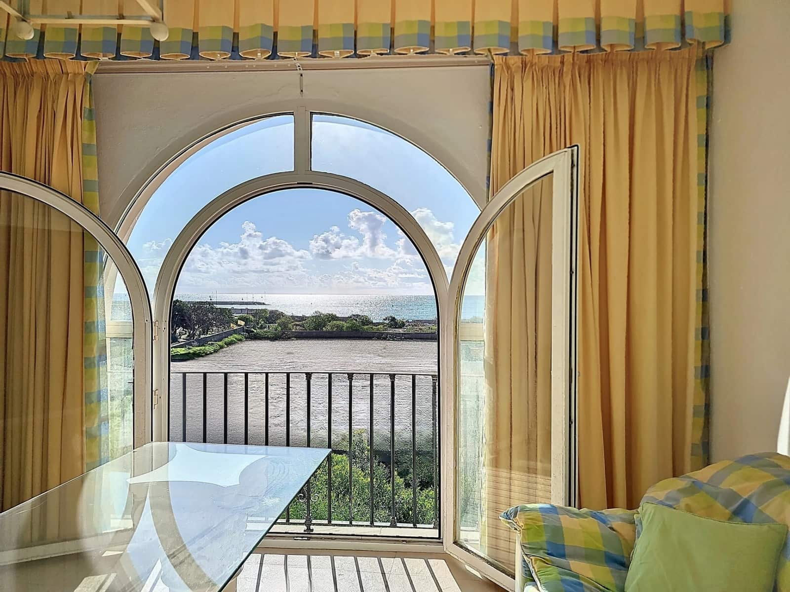 5 bedroom Townhouse for sale in Estepona with pool garage - € 895,000 (Ref: 8636997)