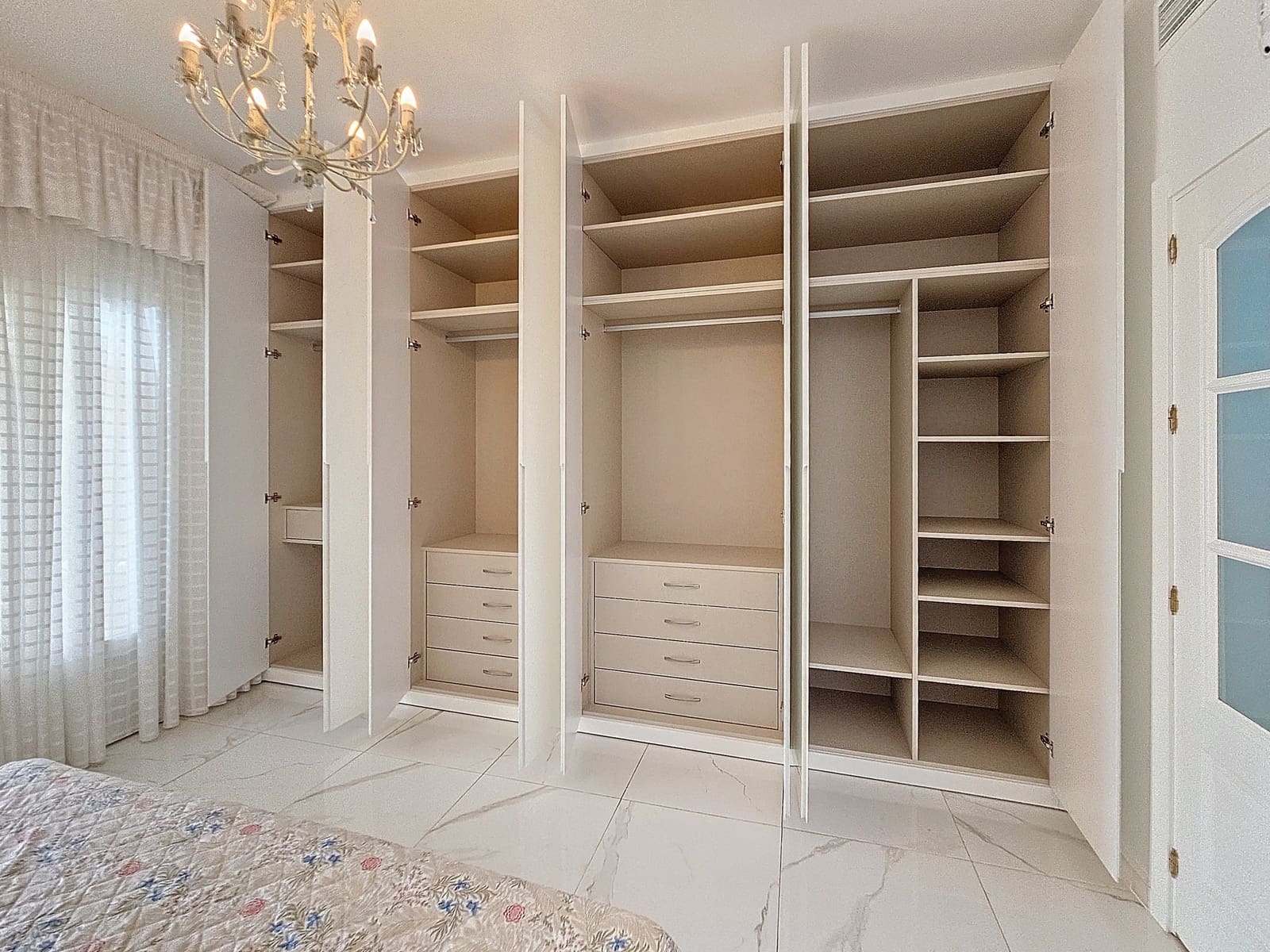 5 bedroom Townhouse for sale in Estepona with pool garage - € 895,000 (Ref: 8636997)