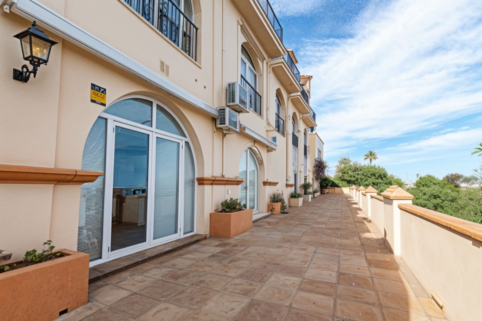 5 bedroom Townhouse for sale in Estepona with pool garage - € 895,000 (Ref: 8636997)