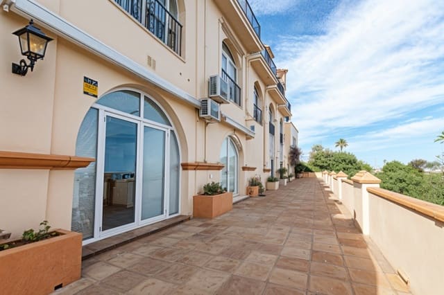 5 sovrum Hus till salu i Puerto de Estepona, Estepona med pool garage - 895 000 € (Ref: 8636997)