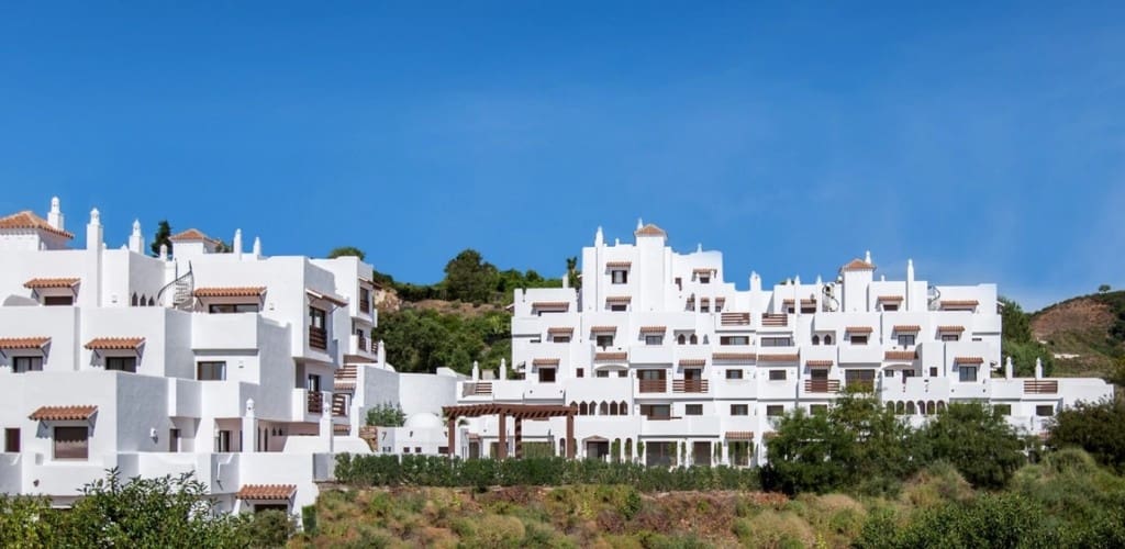 2 chambre Appartement à vendre à Estepona avec piscine garage - 387 000 € (Ref: 8652169)