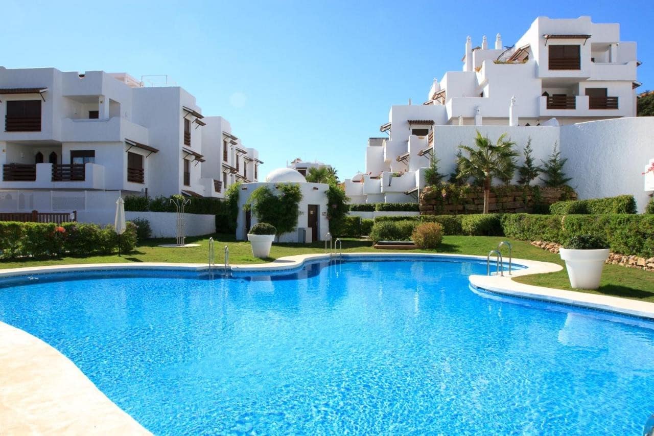 2 chambre Appartement à vendre à Estepona avec piscine garage - 387 000 € (Ref: 8652169)