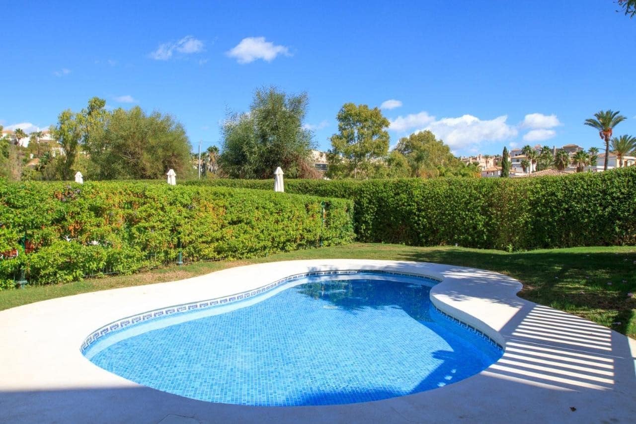 2 chambre Appartement à vendre à Estepona avec piscine garage - 387 000 € (Ref: 8652169)