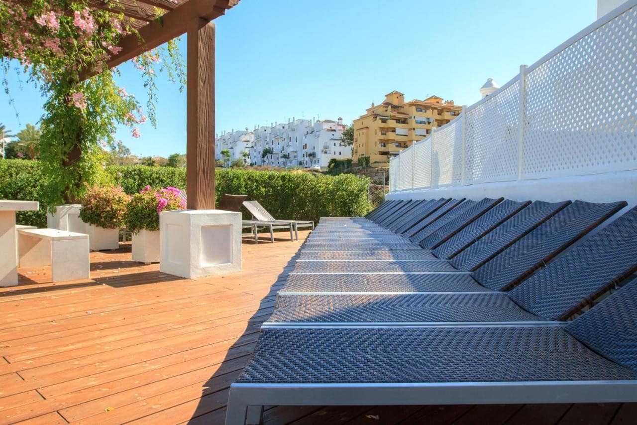2 chambre Appartement à vendre à Estepona avec piscine garage - 387 000 € (Ref: 8652169)