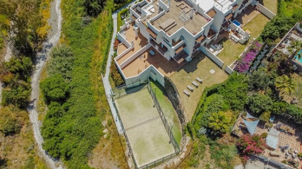 2 chambre Appartement à vendre à Estepona avec piscine garage - 387 000 € (Ref: 8652169)