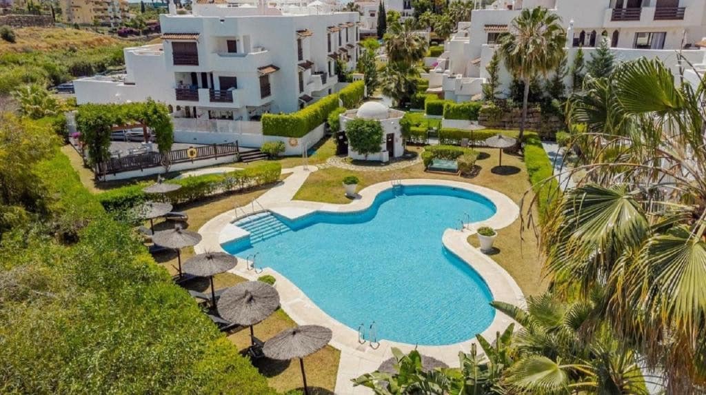 2 chambre Appartement à vendre à Estepona avec piscine garage - 387 000 € (Ref: 8652169)