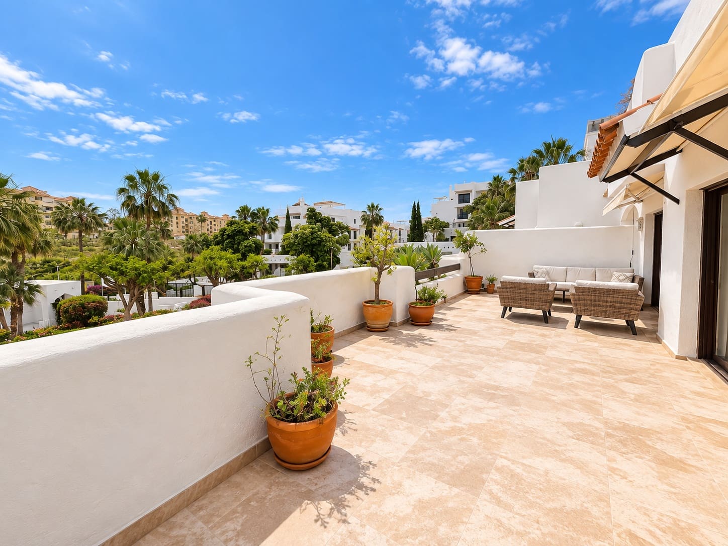 2 chambre Appartement à vendre à Estepona avec piscine garage - 387 000 € (Ref: 8652169)
