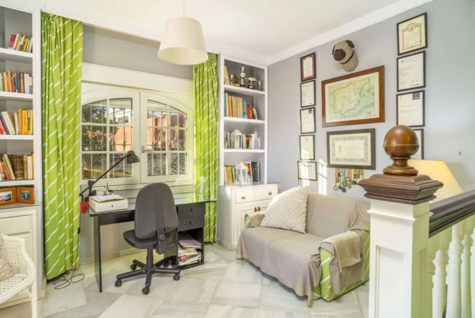 6 makuuhuone Huvila myytävänä paikassa Estepona mukana uima-altaan 
autotalli - 3 800 000 € (Ref: 8687402)