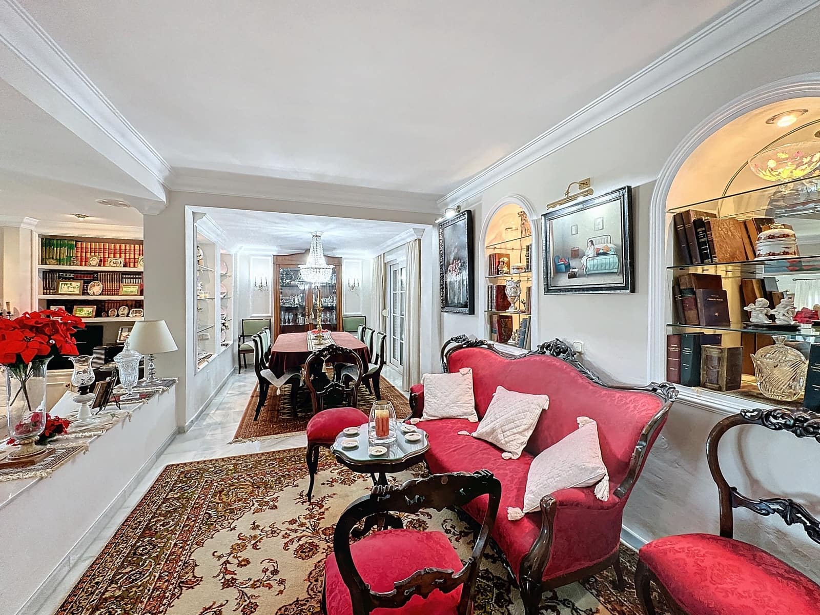 6 makuuhuone Huvila myytävänä paikassa Estepona mukana uima-altaan 
autotalli - 3 800 000 € (Ref: 8687402)