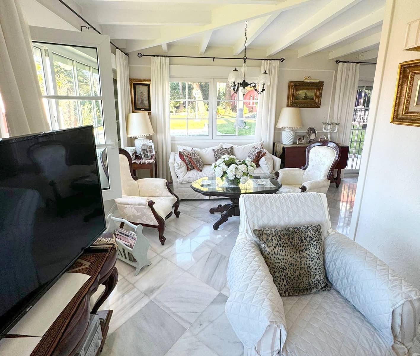 6 sypialnia Willa na sprzedaż w Estepona z basenem garażem - 3 800 000 € (Ref: 8687402)