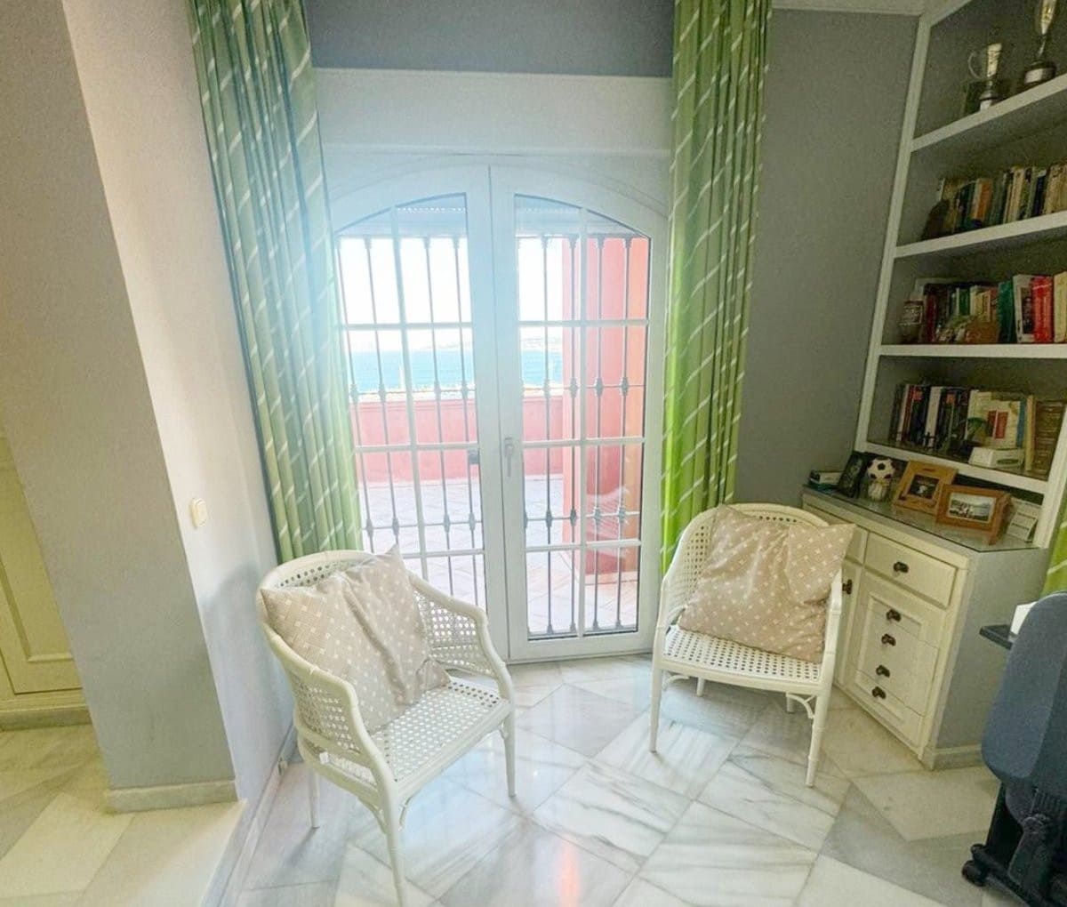 6 sypialnia Willa na sprzedaż w Estepona z basenem garażem - 3 800 000 € (Ref: 8687402)