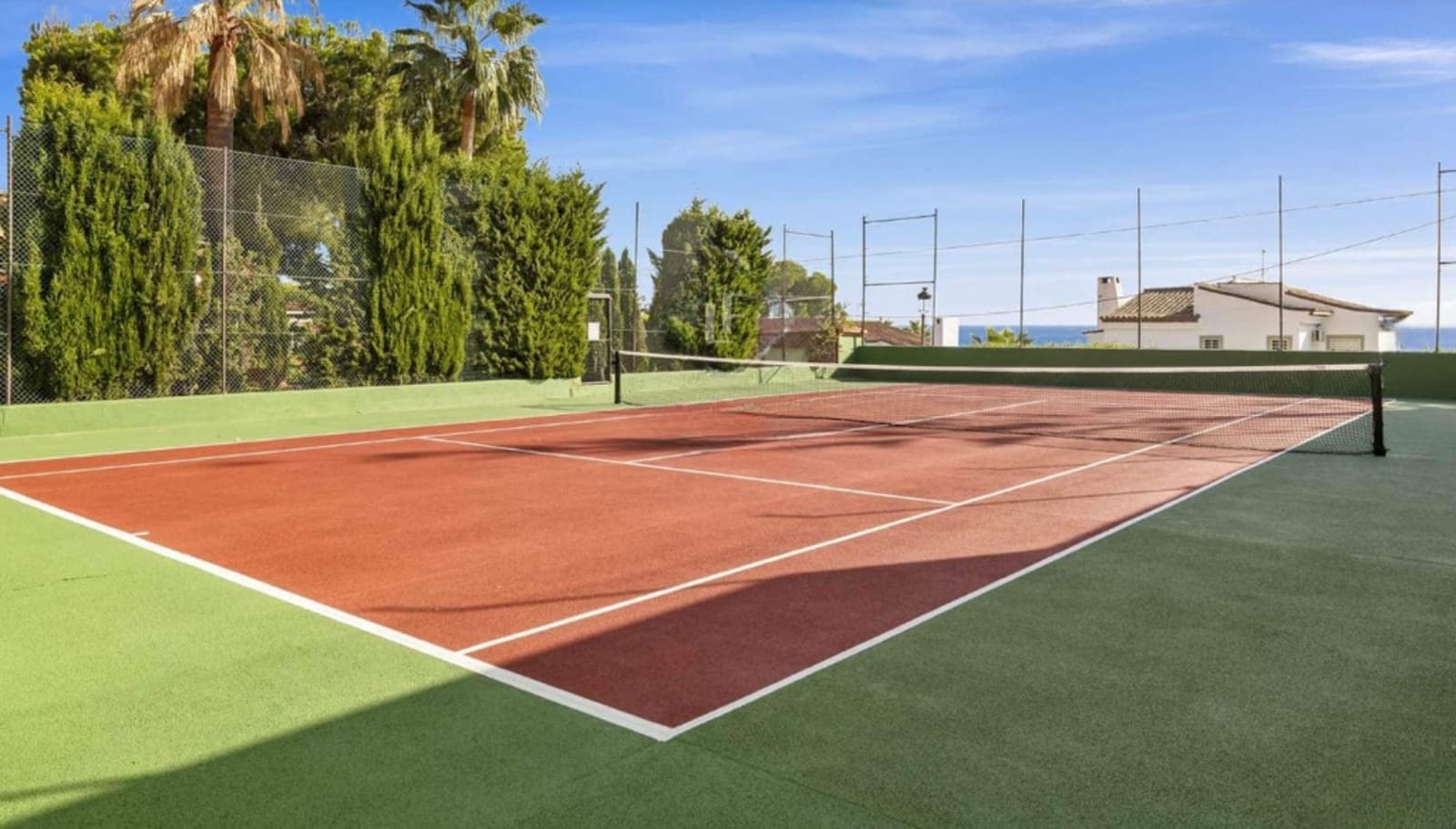 6 sypialnia Willa na sprzedaż w Estepona z basenem garażem - 3 800 000 € (Ref: 8687402)