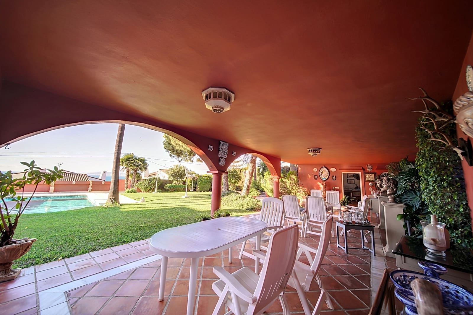 6 sypialnia Willa na sprzedaż w Estepona z basenem garażem - 3 800 000 € (Ref: 8687402)