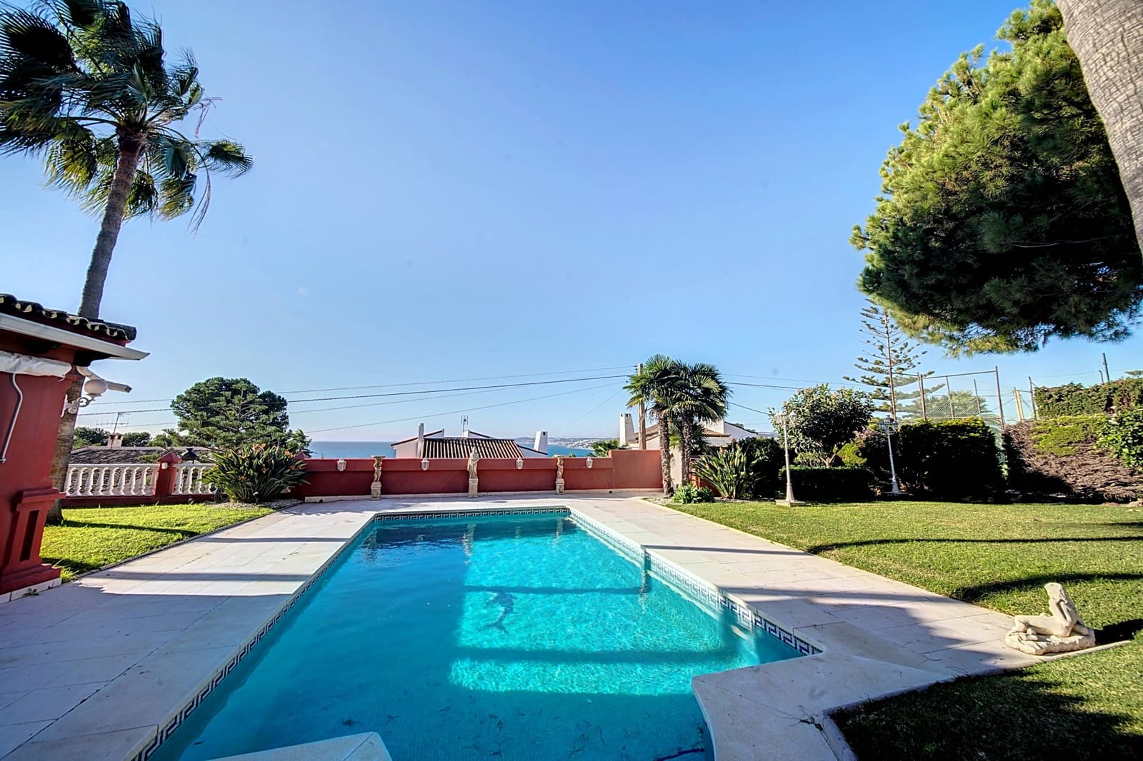 6 sypialnia Willa na sprzedaż w Estepona z basenem garażem - 3 800 000 € (Ref: 8687402)