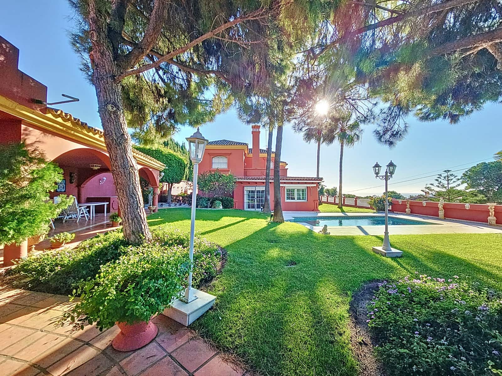 6 sypialnia Willa na sprzedaż w Estepona z basenem garażem - 3 800 000 € (Ref: 8687402)