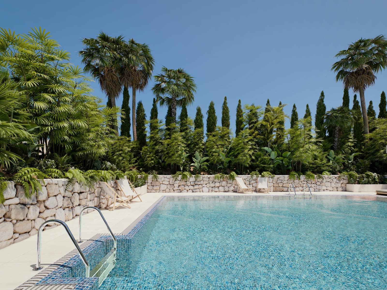 3 chambre Appartement à vendre à Estepona avec piscine garage - 650 000 € (Ref: 8708005)