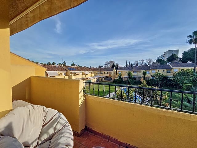 3 makuuhuone Omakotitalo myytävänä paikassa El Padrón, Estepona mukana uima-altaan 
autotalli - 348 000 € (Ref: 8723900)