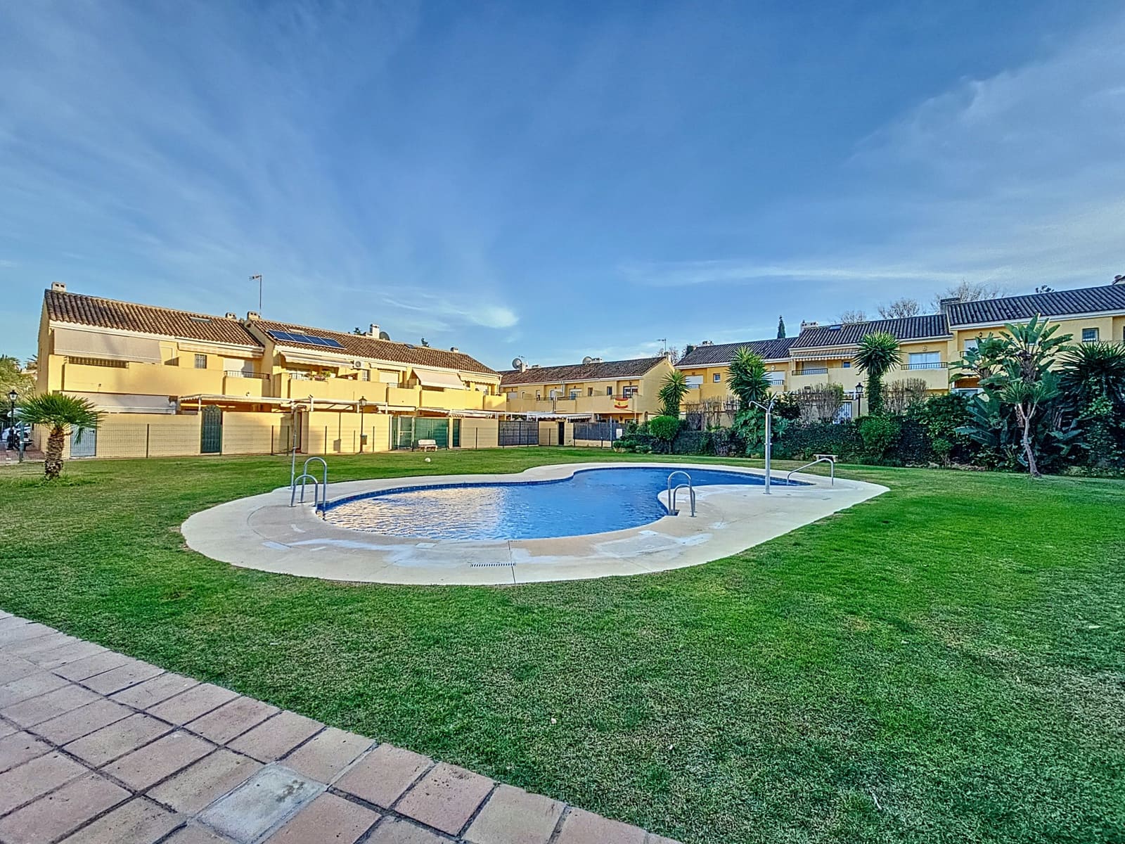 3 quarto Casa em Banda para venda em El Padron com piscina garagem - 348 000 € (Ref: 8723900)