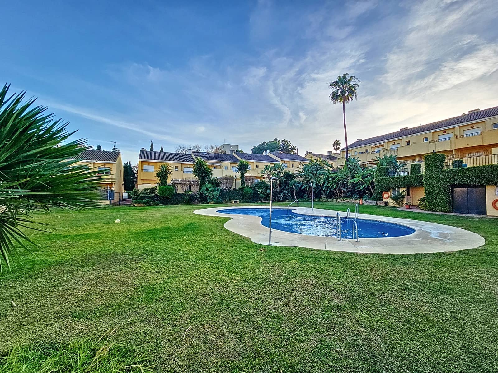 3 quarto Casa em Banda para venda em El Padron com piscina garagem - 348 000 € (Ref: 8723900)