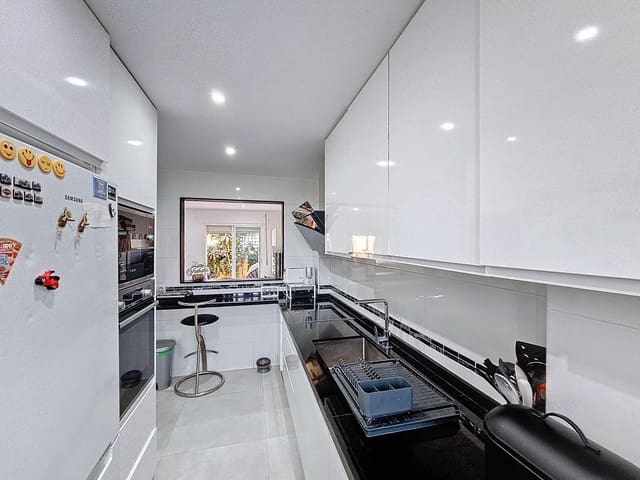3 Zimmer Haus zu verkaufen in El Padrón, Estepona mit Pool Garage - 348.000 € (Ref: 8723900)