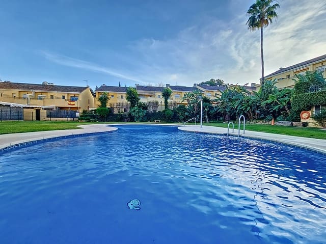 3 Zimmer Haus zu verkaufen in El Padrón, Estepona mit Pool Garage - 348.000 € (Ref: 8723900)