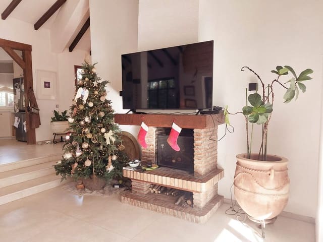 4 sovrum Villa till salu i Atalaya-Isdabe, Estepona med pool garage - 1 495 000 € (Ref: 8735317)