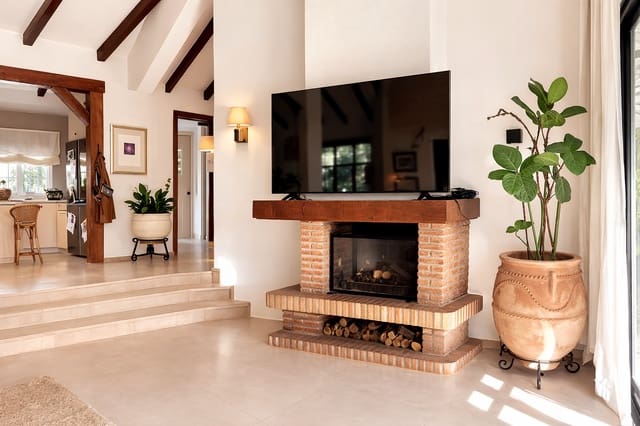 4 makuuhuone Huvila myytävänä paikassa Atalaya-Isdabe, Estepona mukana uima-altaan 
autotalli - 1 495 000 € (Ref: 8735317)