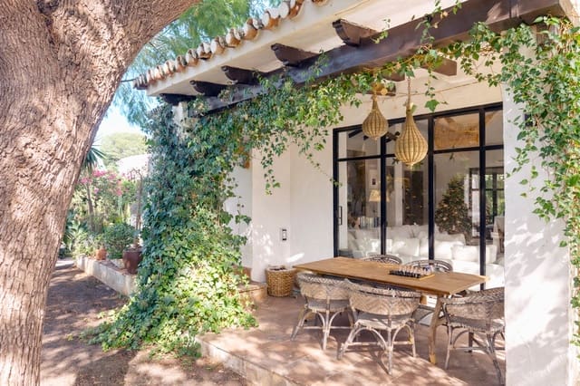 4 makuuhuone Huvila myytävänä paikassa Atalaya-Isdabe, Estepona mukana uima-altaan 
autotalli - 1 495 000 € (Ref: 8735317)