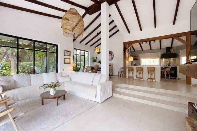 4 sypialnia Willa na sprzedaż w Atalaya-Isdabe, Estepona z basenem garażem - 1 495 000 € (Ref: 8735317)