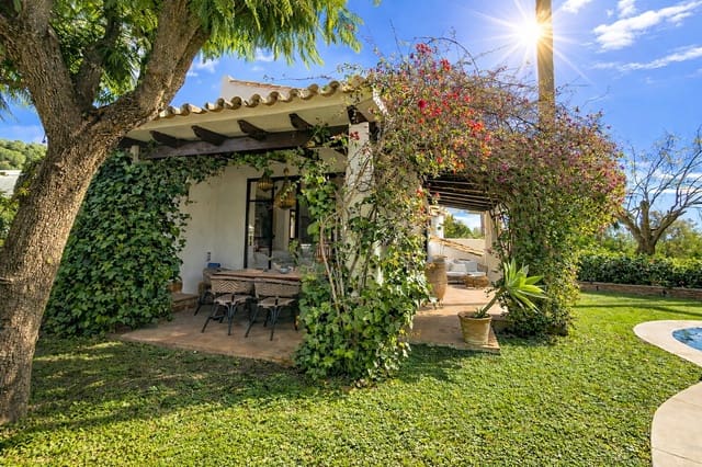 4 sypialnia Willa na sprzedaż w Atalaya-Isdabe, Estepona z basenem garażem - 1 495 000 € (Ref: 8735317)