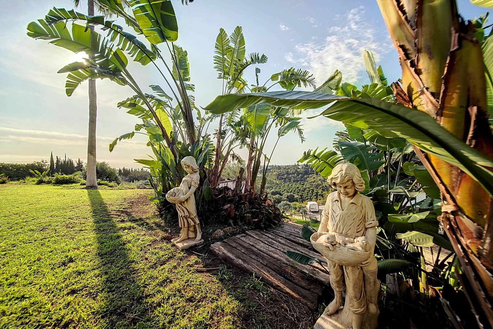 4 bedroom Villa for sale in Estepona with pool garage - € 2,450,000 (Ref: 8747874)