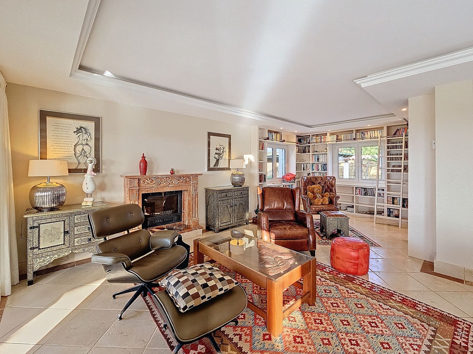 4 bedroom Villa for sale in Estepona with pool garage - € 2,450,000 (Ref: 8747874)