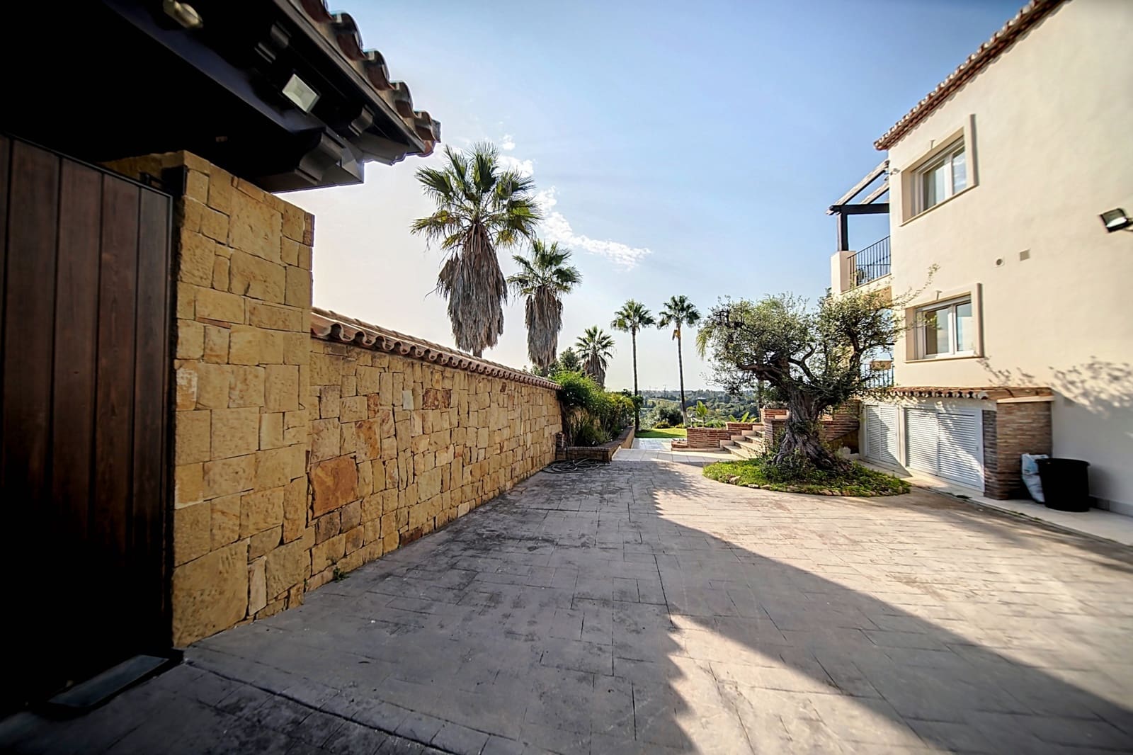 4 sovrum Villa till salu i Estepona med pool garage - 2 450 000 € (Ref: 8747874)