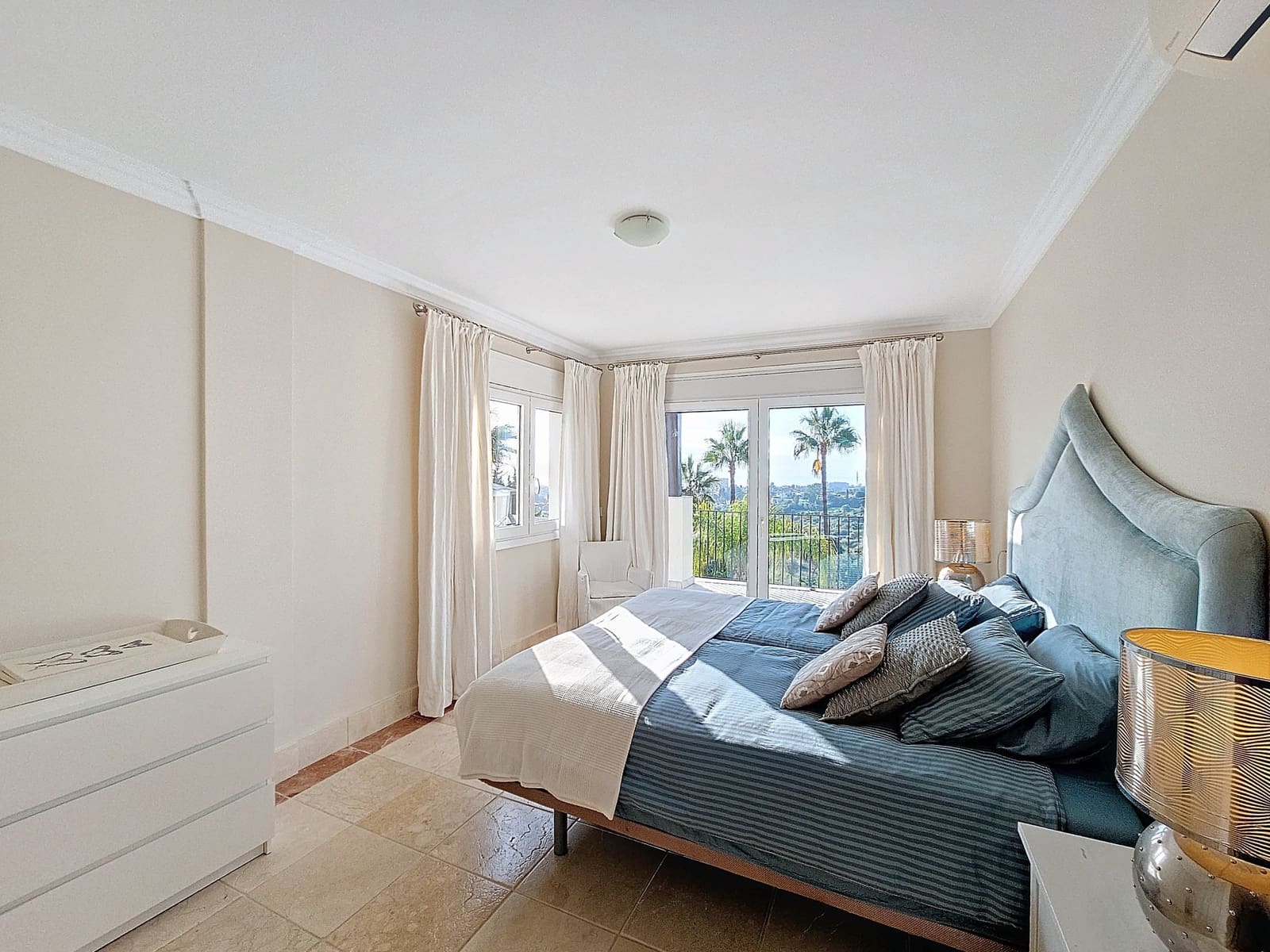 4 sovrum Villa till salu i Estepona med pool garage - 2 450 000 € (Ref: 8747874)